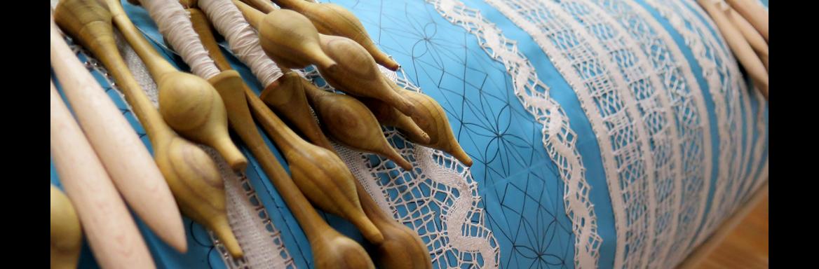 Klekljanje čipk v Sloveniji. Foto: A. Jerin, 2017