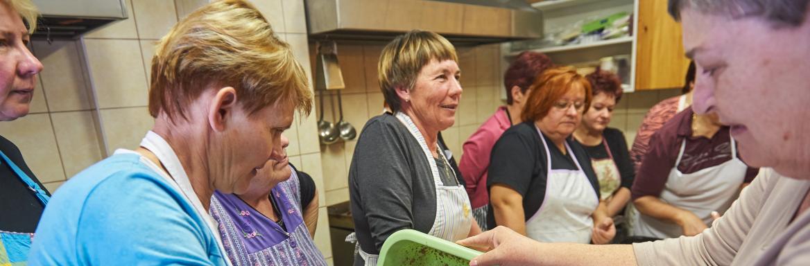 Priprava mežerlija. Foto: T. Jeseničnik, 2019