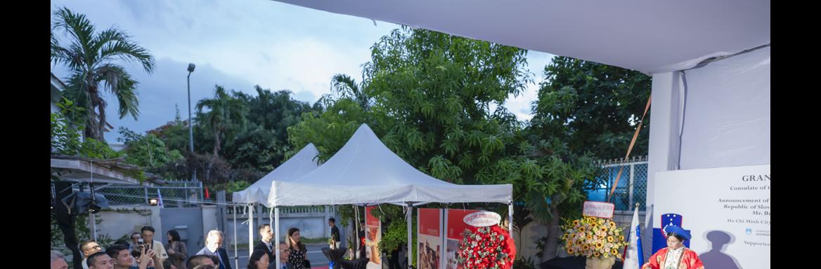 Odprtje razstave o NKD v Vietnamu. Foto: Slovensko veleposlaništvo v Pekingu, 2024