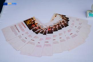 Zgibanka na predstavitveni stojnici Slovenije. Foto: EEAS, 2024