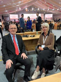 Tanja Roženbergar in veleposlanik Tomaž Mencin. Foto: Unesco, 2025