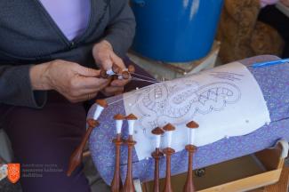 Klekljanje čipk. Foto: A. Pukl, 2021 