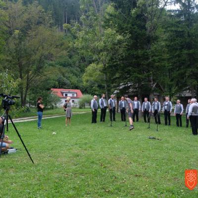 Snemanje lučkega moškega petja na štrto, foto: A. Jerin, 2021